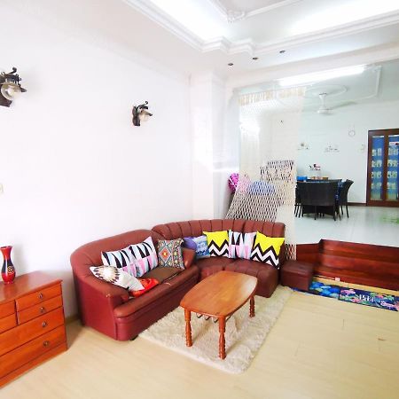 Lpm Room Tanjung Bungah  Εξωτερικό φωτογραφία